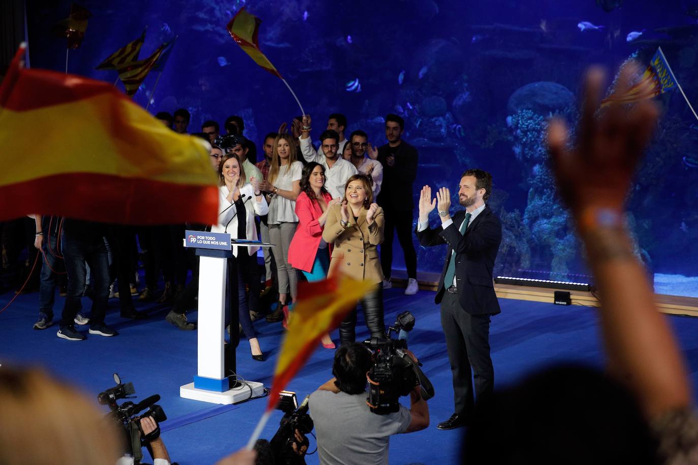 El líder del Partido Popular protagoniza un acto en el Auditorio Mar Rojo del Oceanogràfic de Valencia.