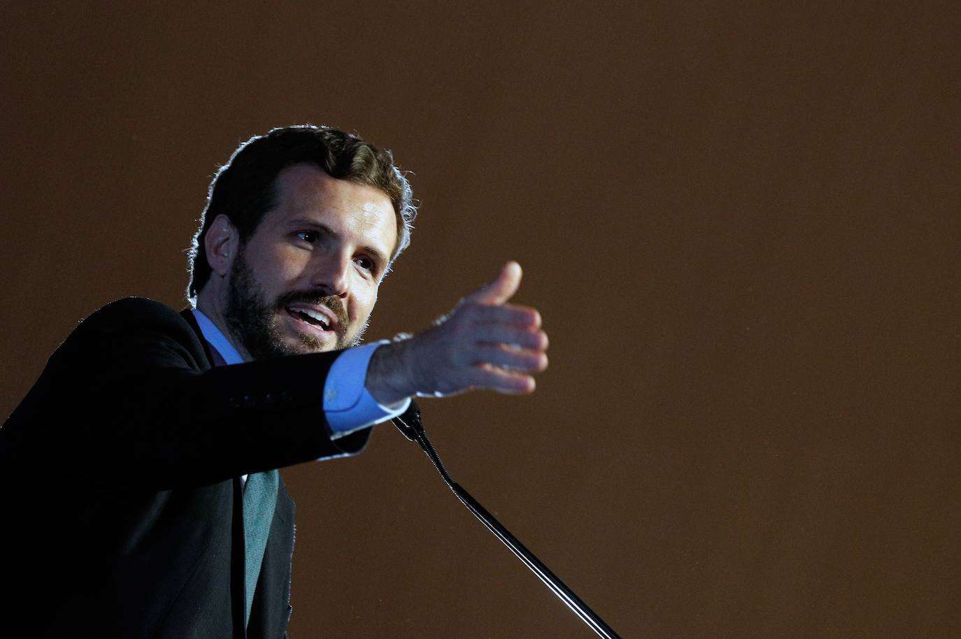 El líder del Partido Popular protagoniza un acto en el Auditorio Mar Rojo del Oceanogràfic de Valencia.