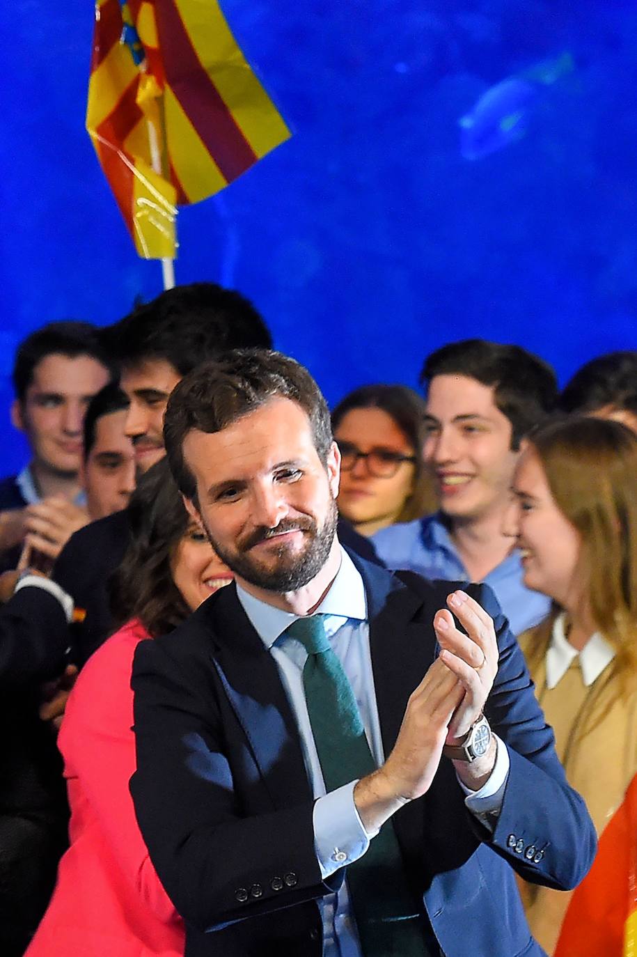 El líder del Partido Popular protagoniza un acto en el Auditorio Mar Rojo del Oceanogràfic de Valencia.