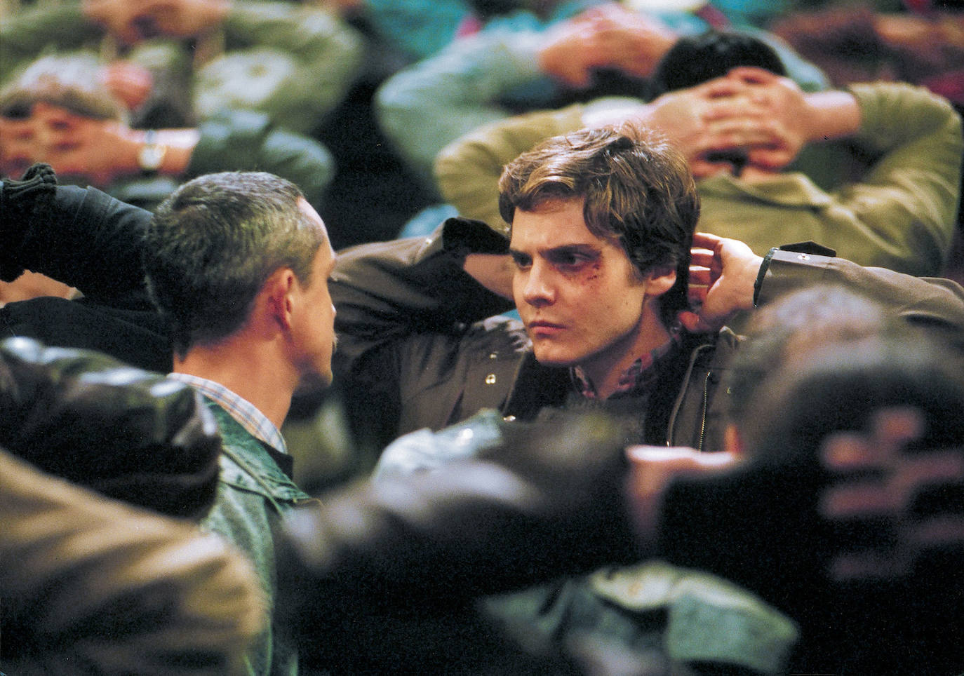 Durante 28 años la capital alemana estuvo dividida en dos. La partición de la ciudad dejó tras de sí todo un rosario de historias políticas y personales a los que el mundo del cine no ha permanecido ajeno. Este sábado 9 de noviembre se cumplen 30 años de la unificación. Aquí van 11 películas para rememorar aquella época de Guerra Fría y sus días finales.