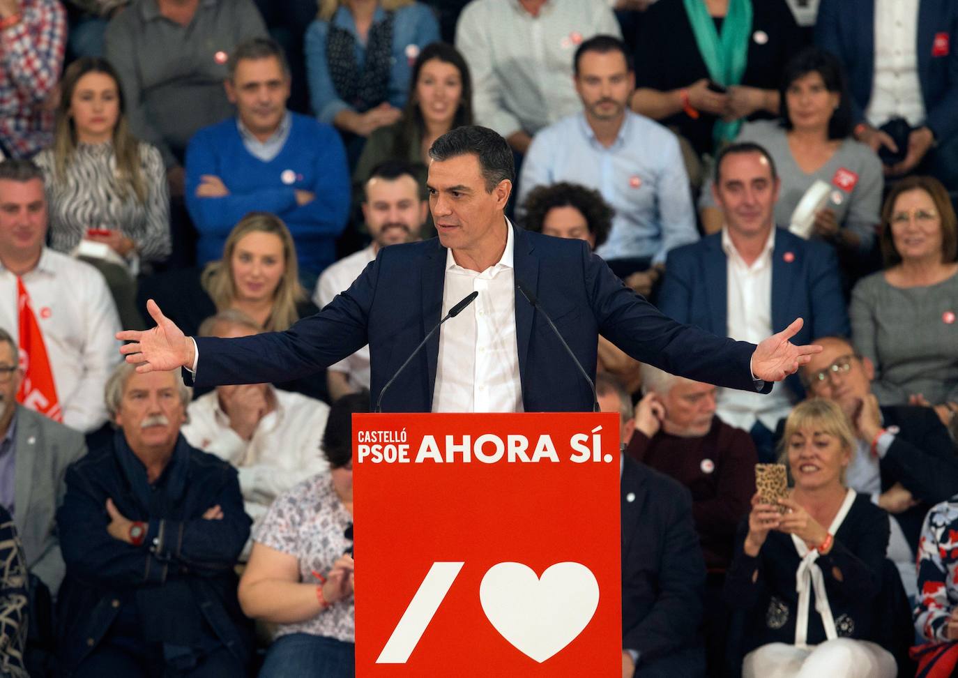 El presidente del Gobierno en funciones y secretario general del PSOE ha intervenido ante 1.200 cargos, militantes y simpatizantes en el Espacio La Pérgola de Castellón