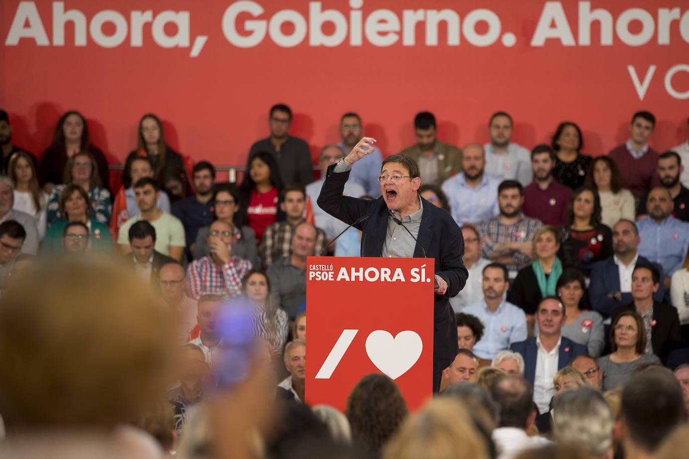 El presidente del Gobierno en funciones y secretario general del PSOE ha intervenido ante 1.200 cargos, militantes y simpatizantes en el Espacio La Pérgola de Castellón