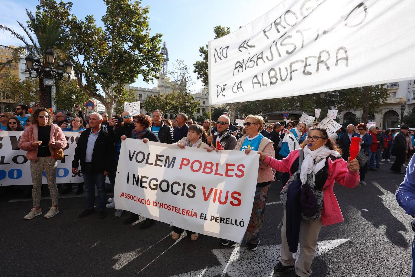 Fotos: Manifestación contra la pacificación de la CV-500