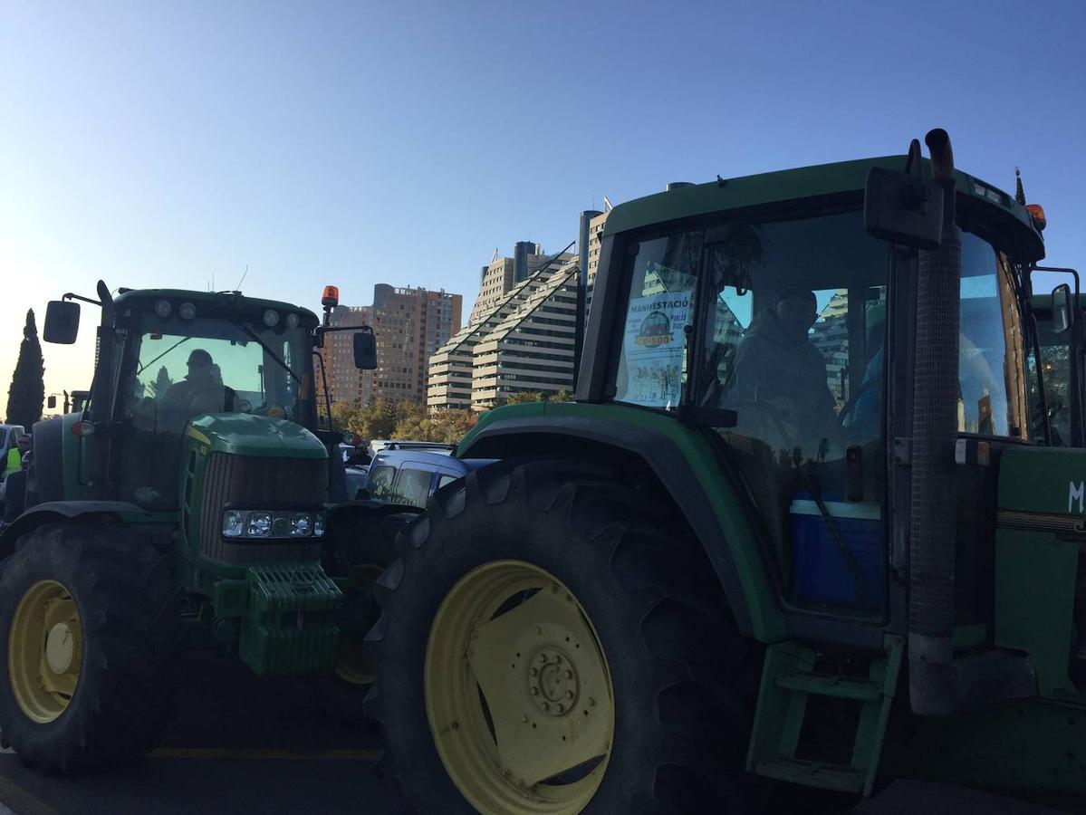 Fotos: Manifestación contra la pacificación de la CV-500