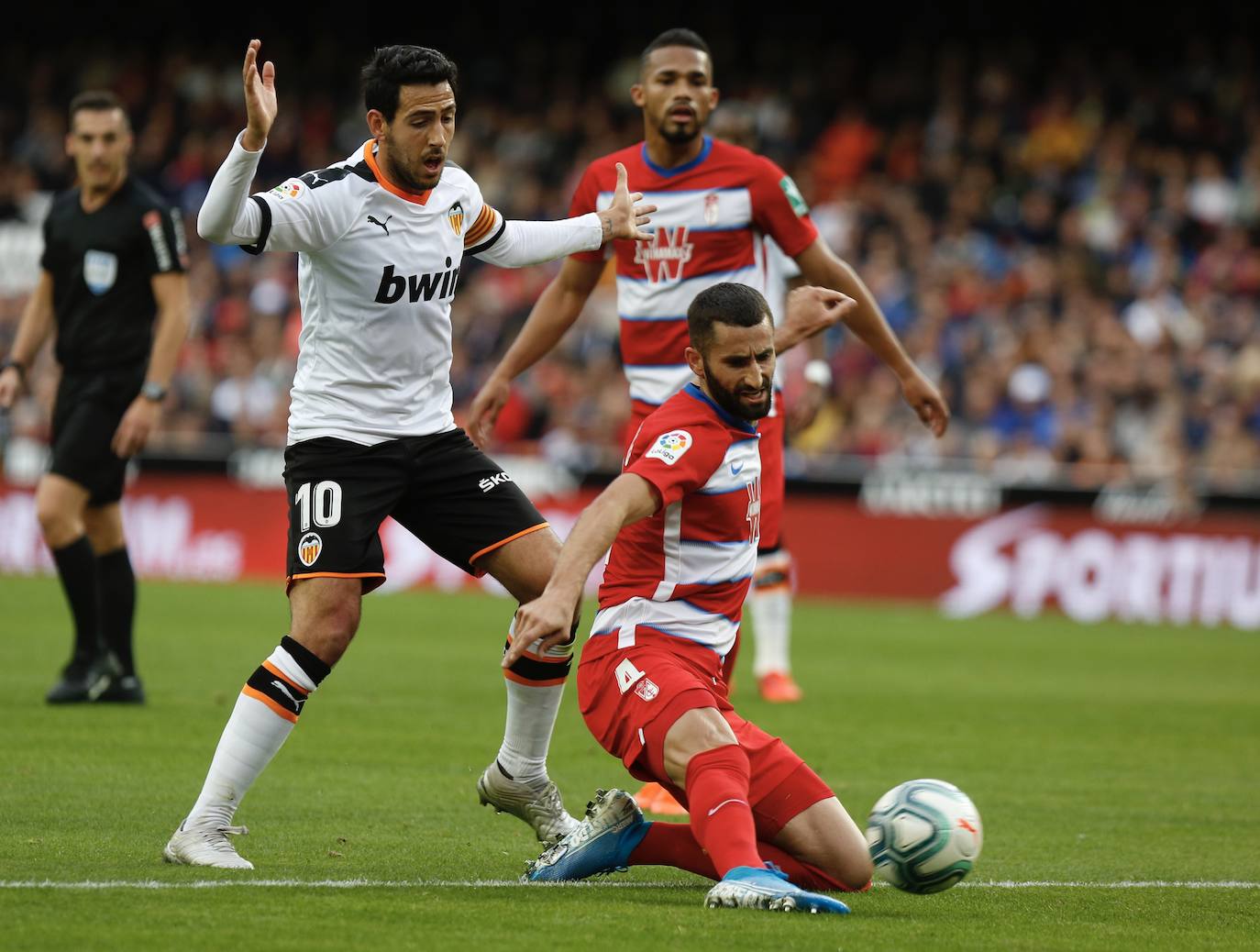 Partido disputado en Mestalla que acabó con victoria valencianista tras los tantos de Wass y Ferran.