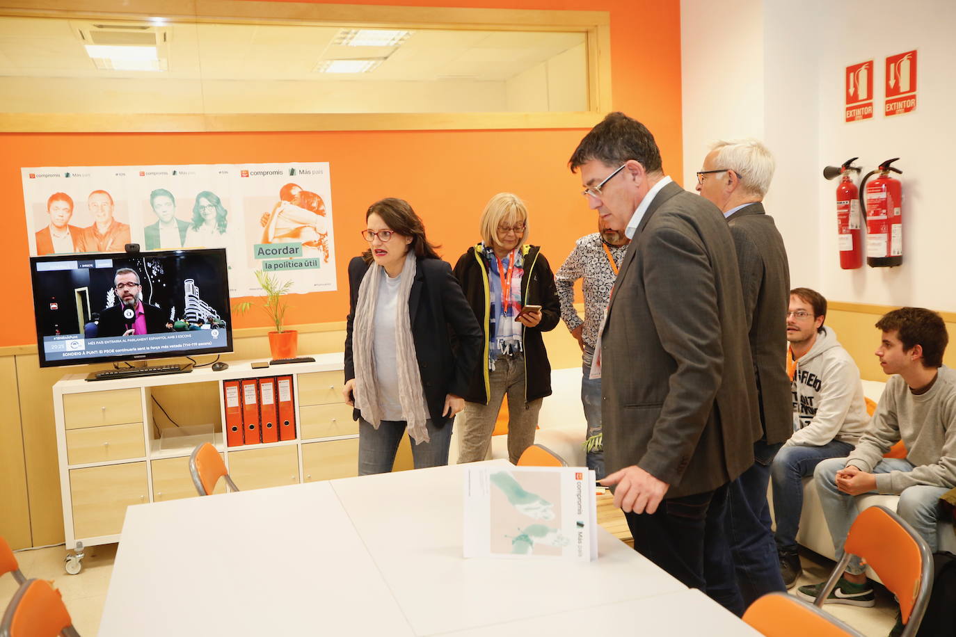 Los principales partidos políticos de la Comunitat se han reunido en sus sedes de Valencia para conocer los resultados de la jornada electoral de este domingo 10 de noviembre. 