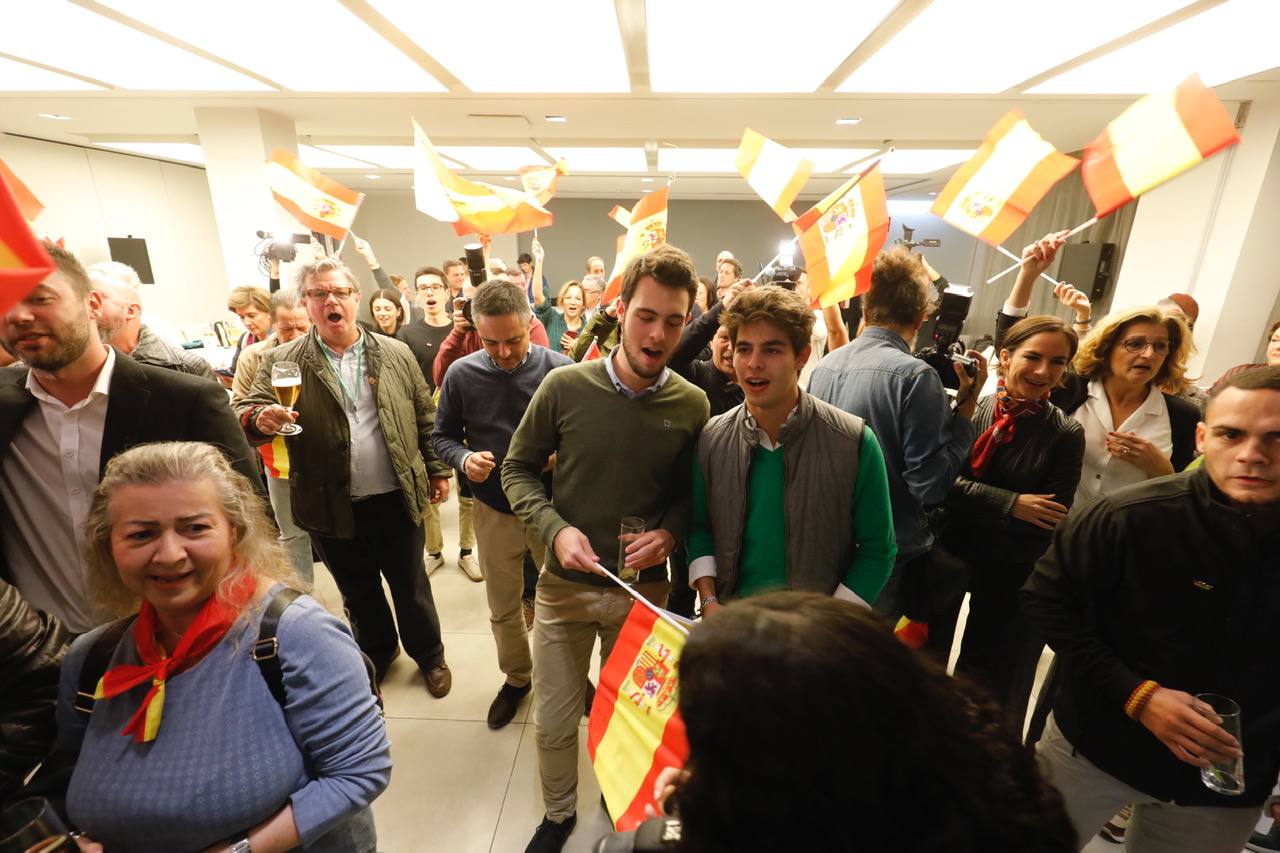 Los principales partidos políticos de la Comunitat se han reunido en sus sedes de Valencia para conocer los resultados de la jornada electoral de este domingo 10 de noviembre. 