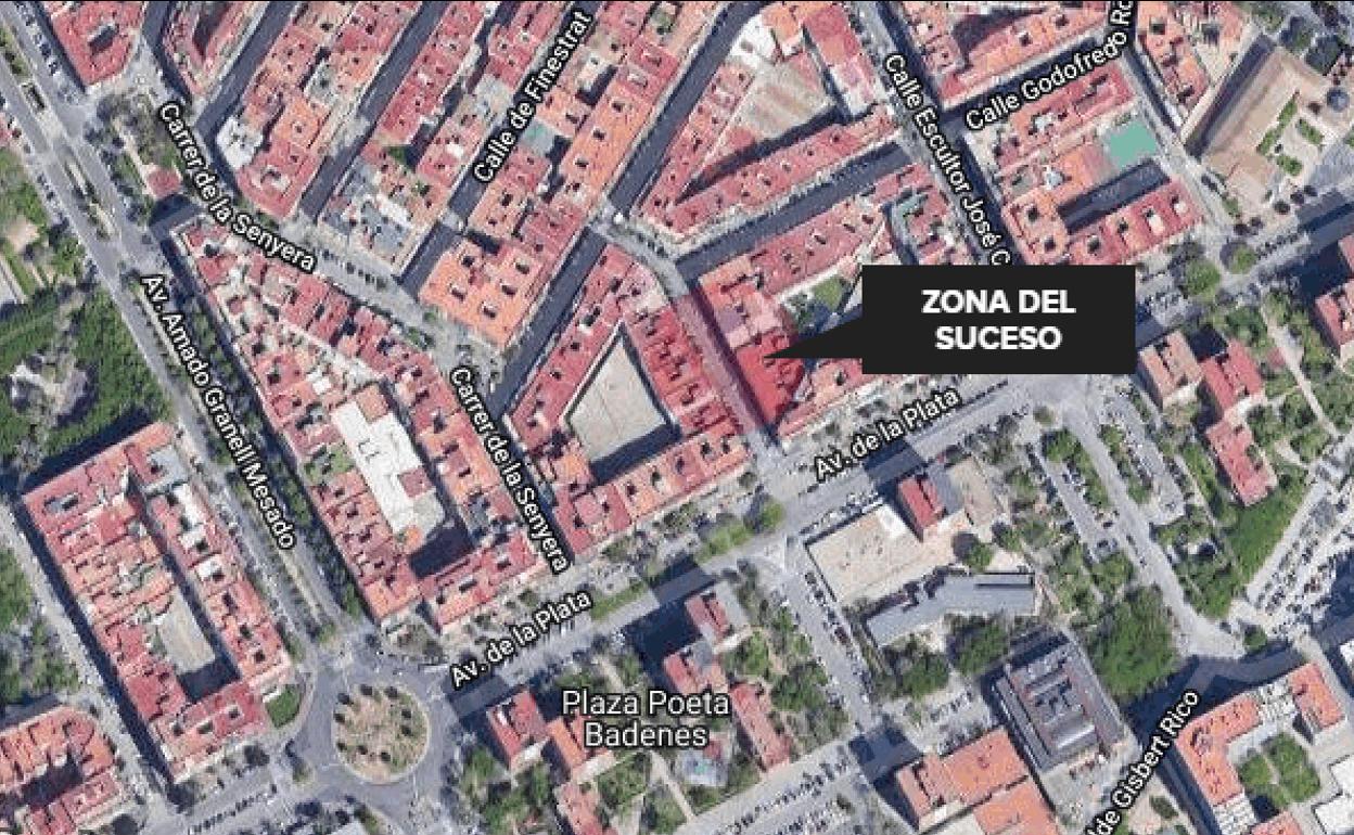 Tres heridos por inhalación de humo en el incendio de una vivienda en Valencia