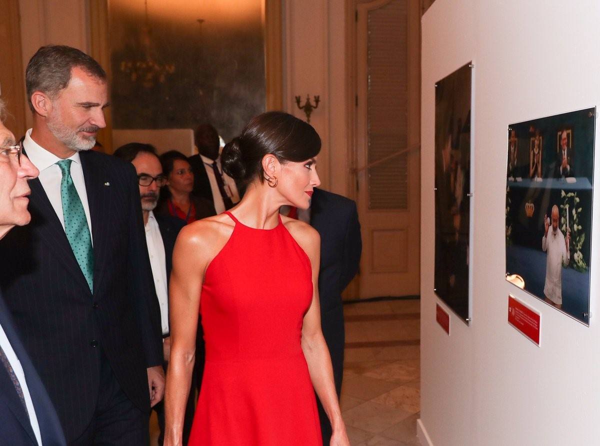 Felipe VI y doña Letizia se pasean por la Habana vieja durante el viaje oficial