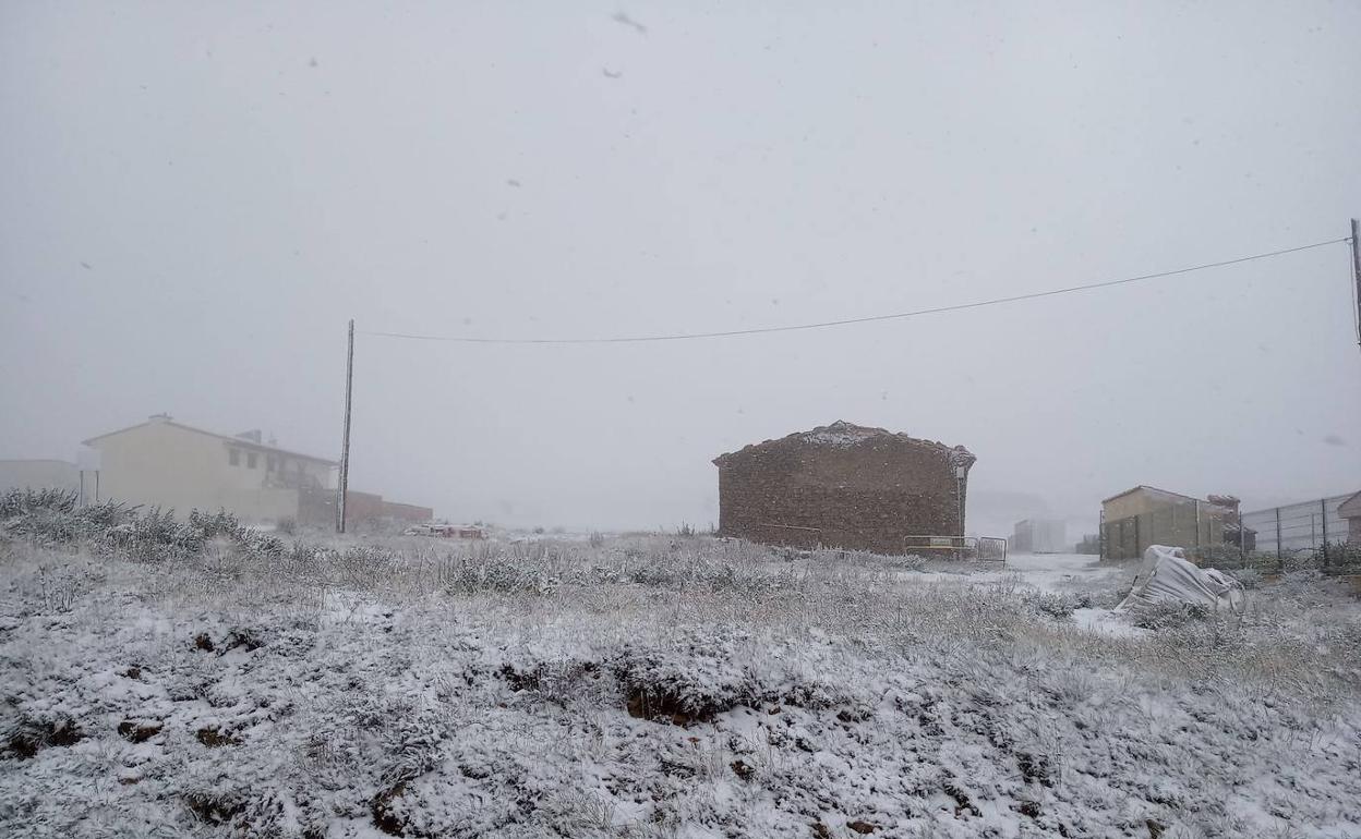 Primeras nieves otoñales en el interior de Castellón. 