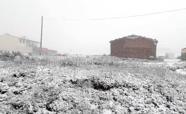 Paraje nevado ayer en el interior de la provincia de Castellón. 