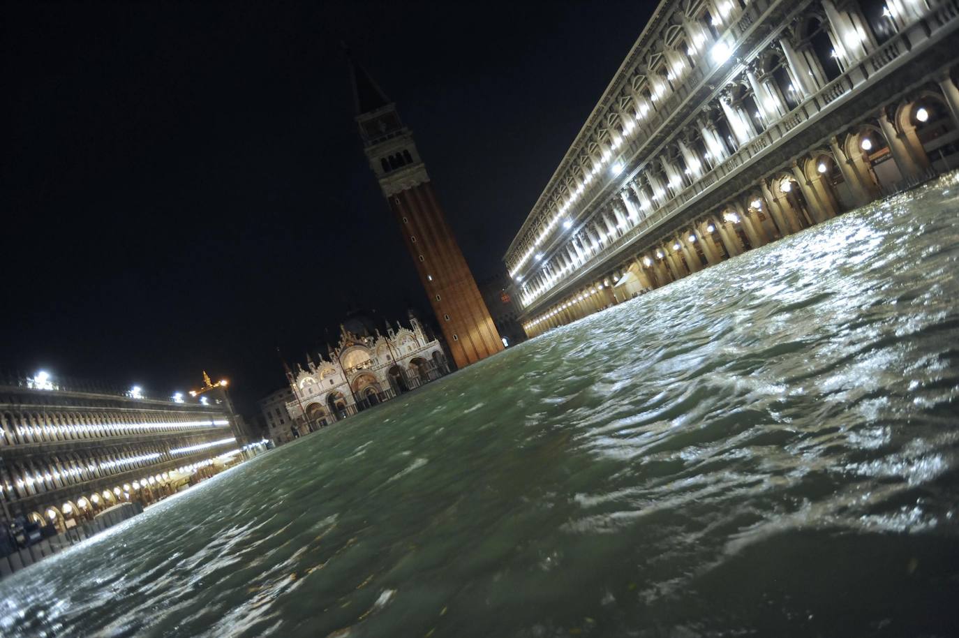 Venecia, destrozada por la peor 'acqua alta' del último medio siglo