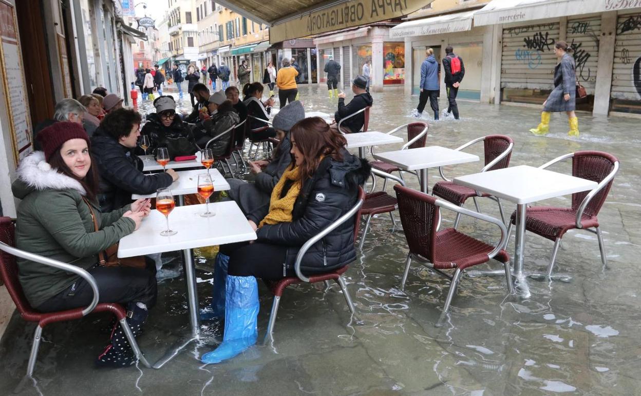 Venecia comienza a recuperar la normalidad tras la peor semana de su historia