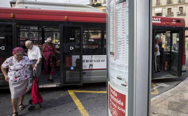 La macroparada para cerrar la plaza del Ayuntamiento estará lista el 20 de marzo