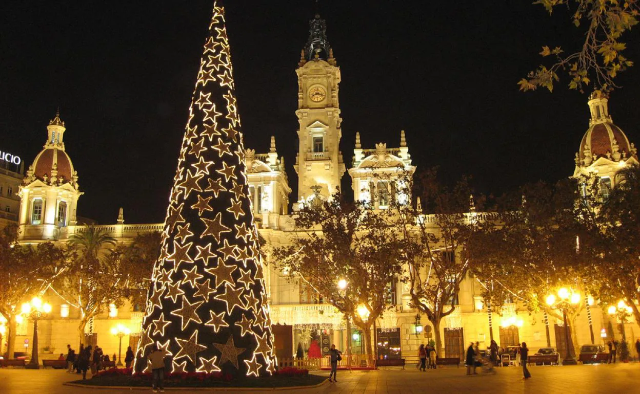 La plaza del Ayuntamiento, en Navidad. 