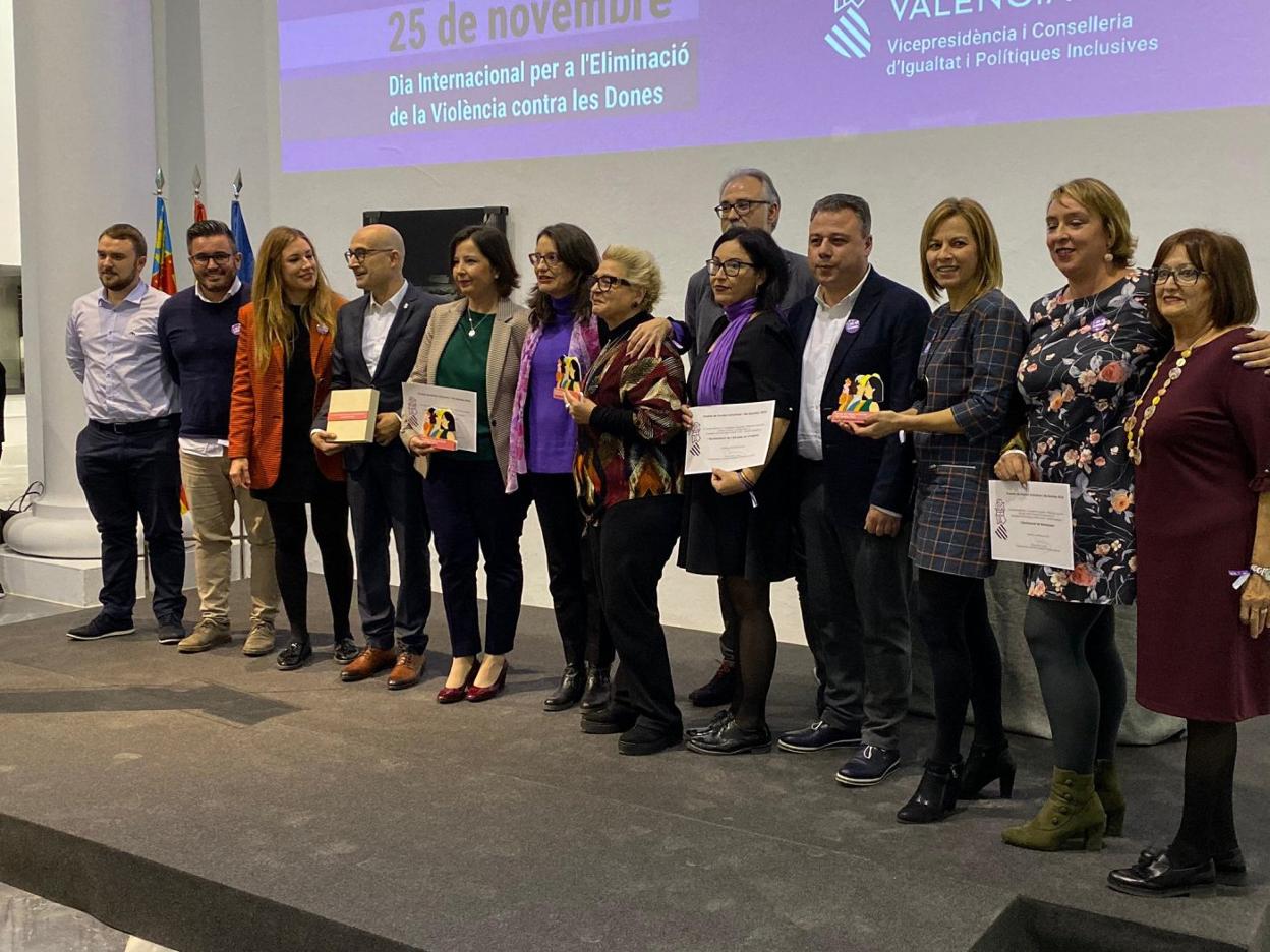 Los premiados por la Generalitat por las fiestas inclusivas. 