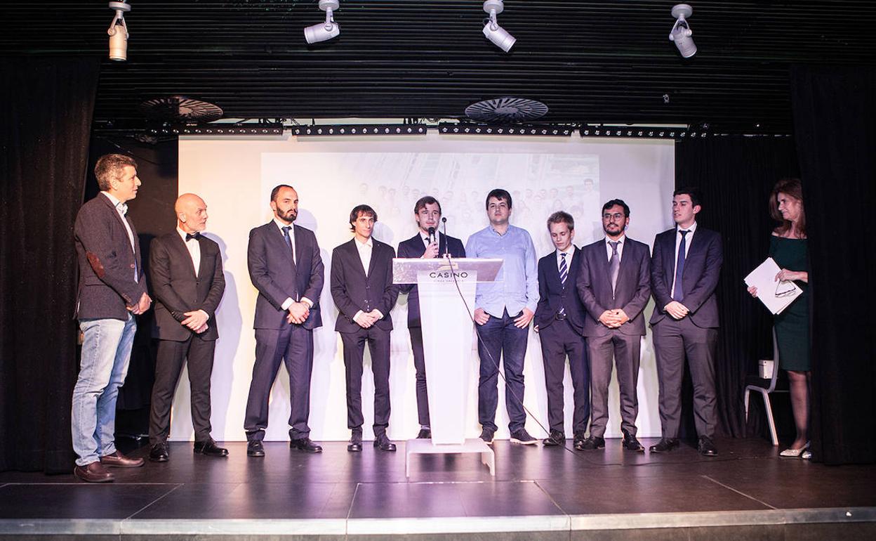 El equipo 'Hyperloop UPV', uno de los premiados en la Cena de Gala de la Fundación Politécnica de la Comunidad Valenciana.