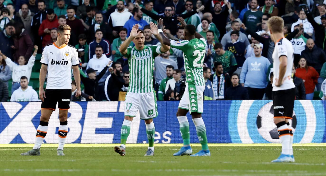 El conjunto blanquinegro se deja remontar un encuentro en el que Maxi Gómez abrió la lata y dos exvalencianistas hicieron los goles del Betis