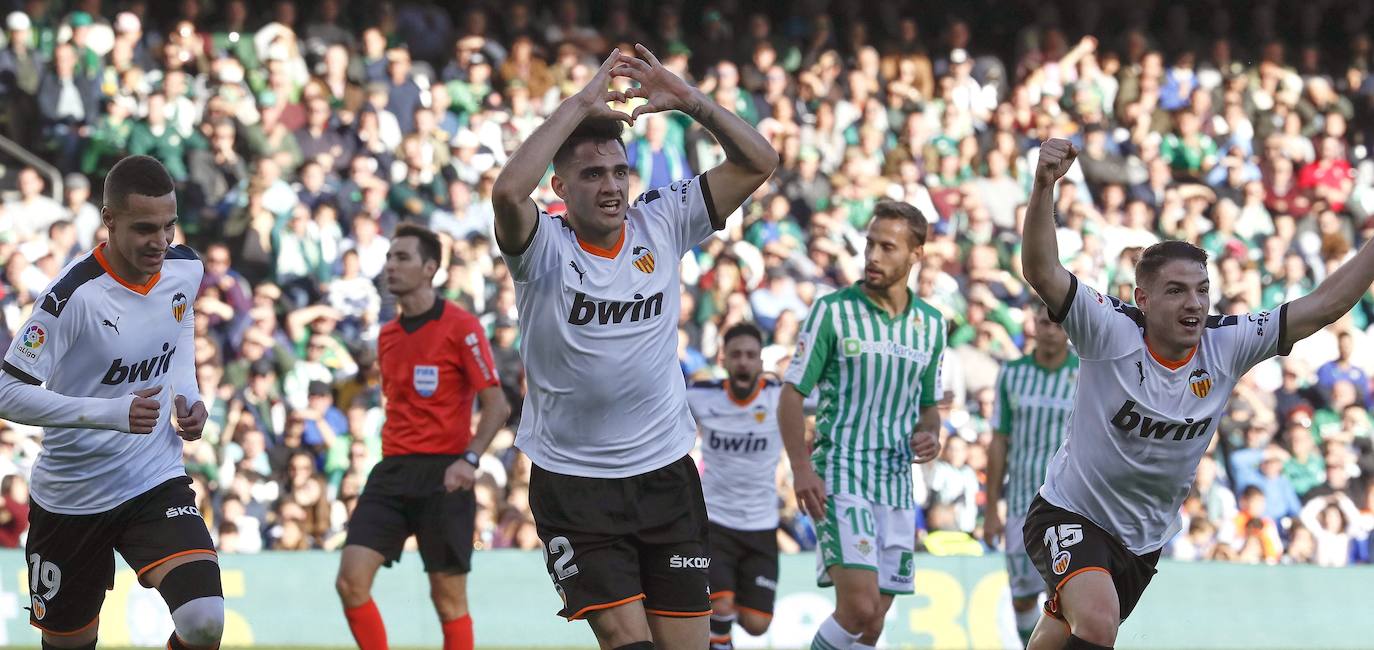 El conjunto blanquinegro se deja remontar un encuentro en el que Maxi Gómez abrió la lata y dos exvalencianistas hicieron los goles del Betis