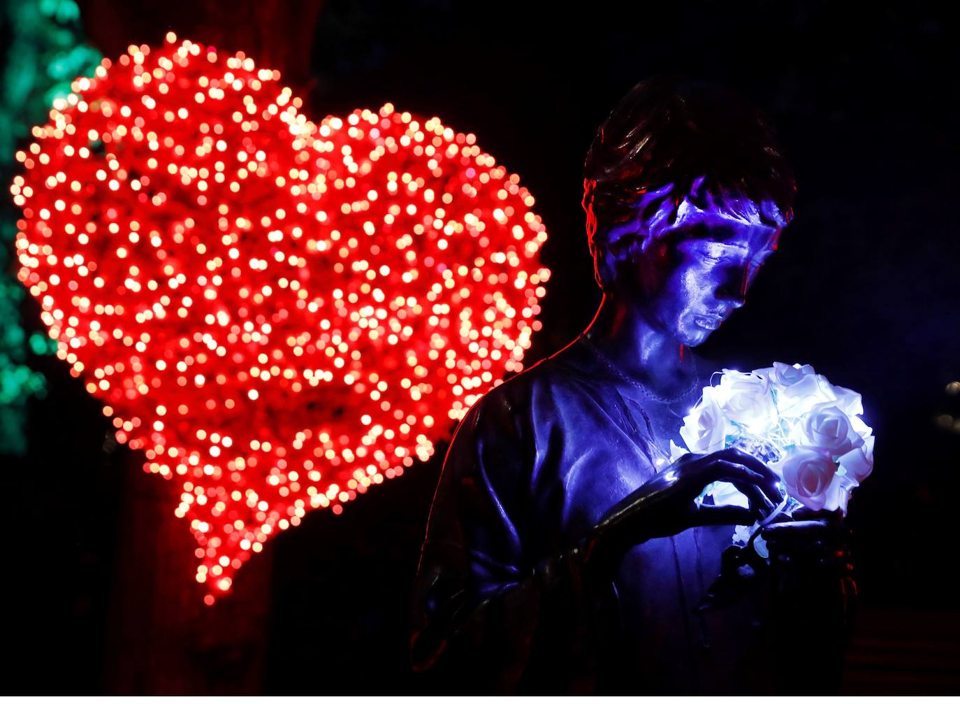 Iluminación del espectáculo 'Las Luces del Real Jardín Botánico', que tras su paso por Londres, Berlín, Stuttgart y Dresde llega a Madrid para convertir este espacio verde del centro de la capital en un lugar de ambiente navideño. 