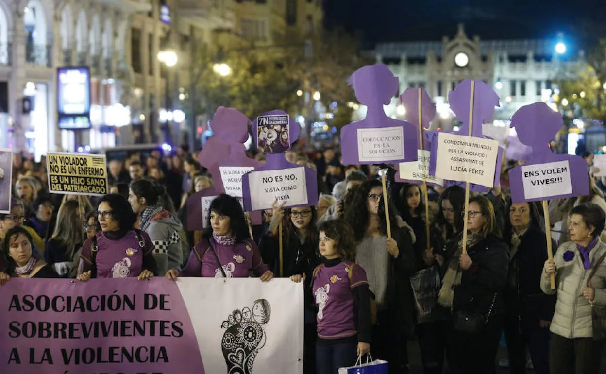 Manifestantes en las protestas contra la violencia de género el 25N de 2017.