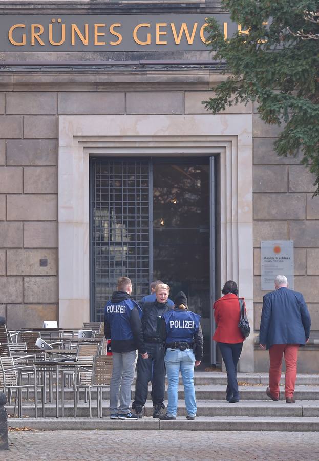 La responsable de las Colecciones Estatales de Arte de Dresde, Marion Ackermann, ha reconocido que el valor de los bienes robados no puede cuantificarse en cifra, ya que el valor artístico del conjunto supera al material.