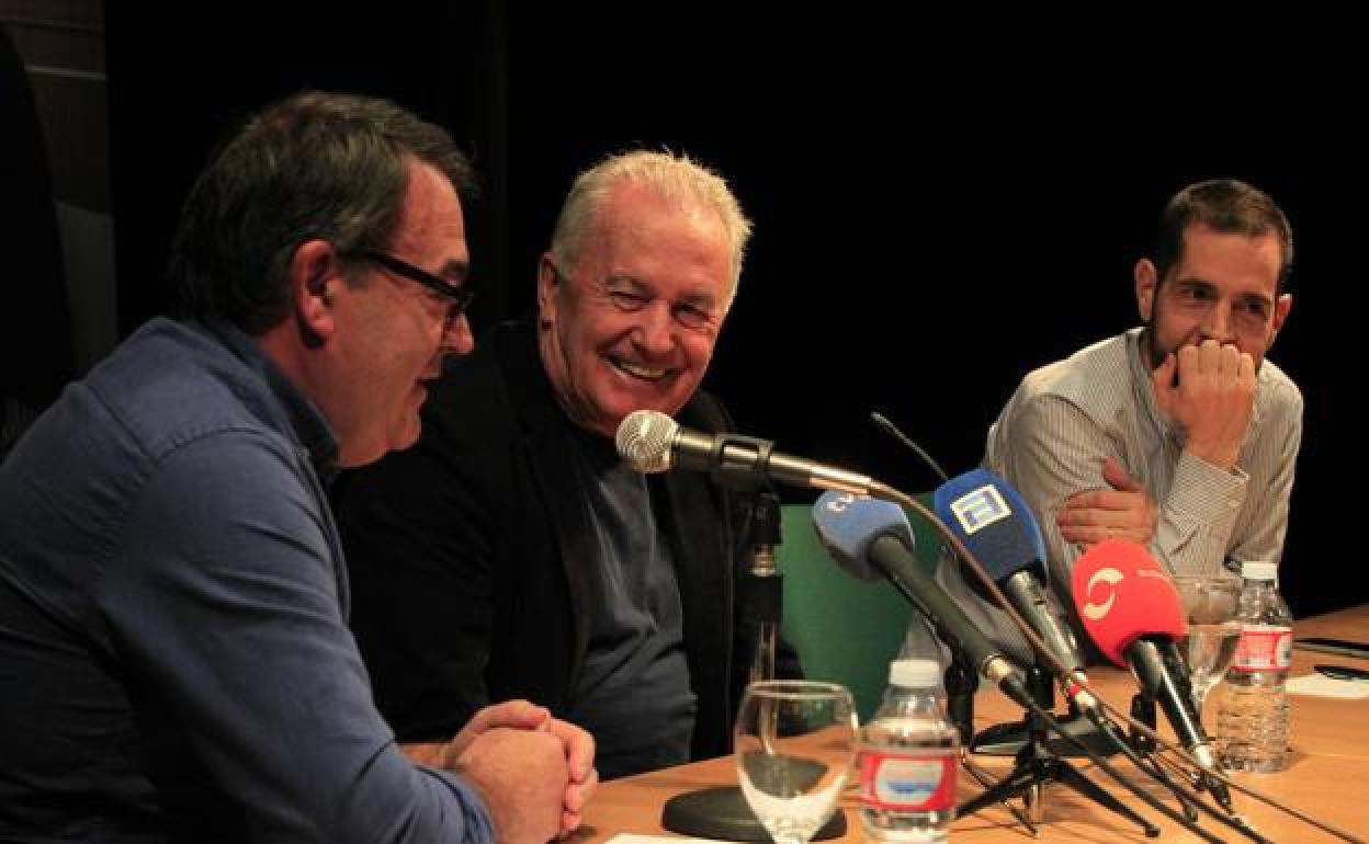 Víctor Manuel, durante la presentación de su libro 'El gusto es mío'.