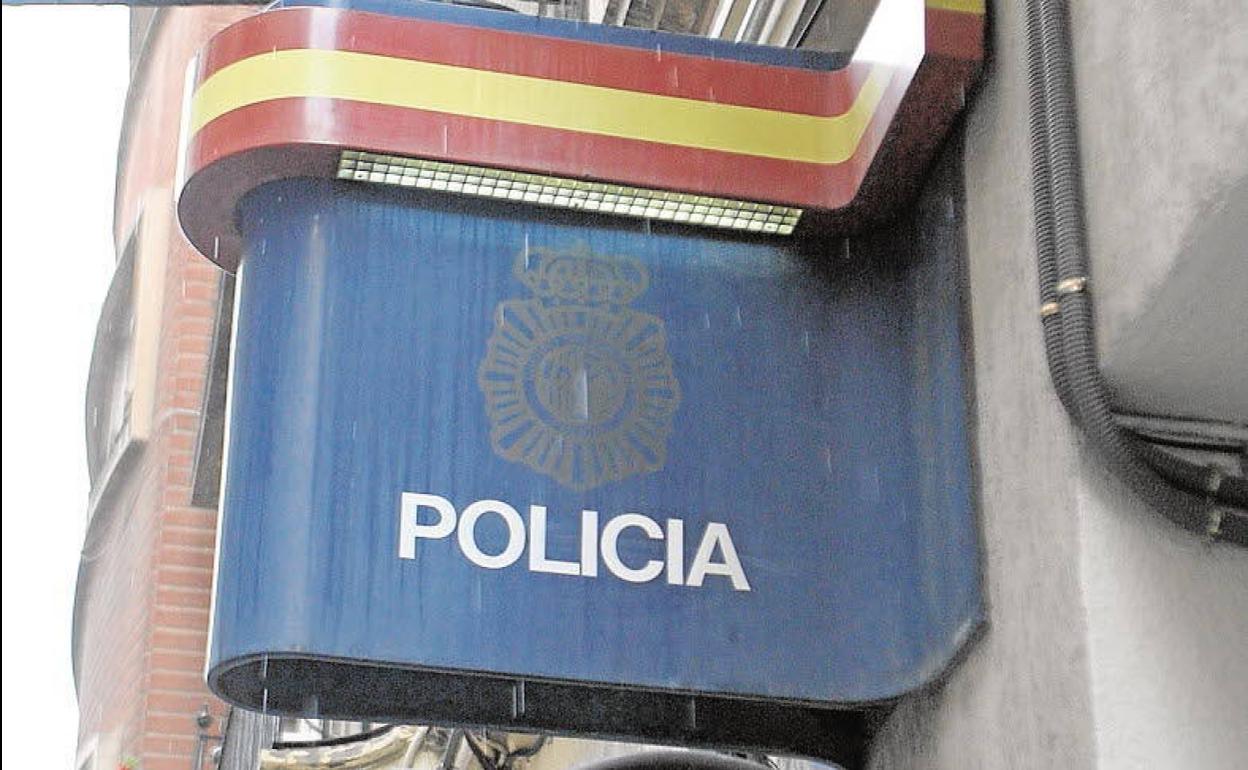 Cinco detenidos por agredir a dos policías de paisano tras un incidente de tráfico en Alicante