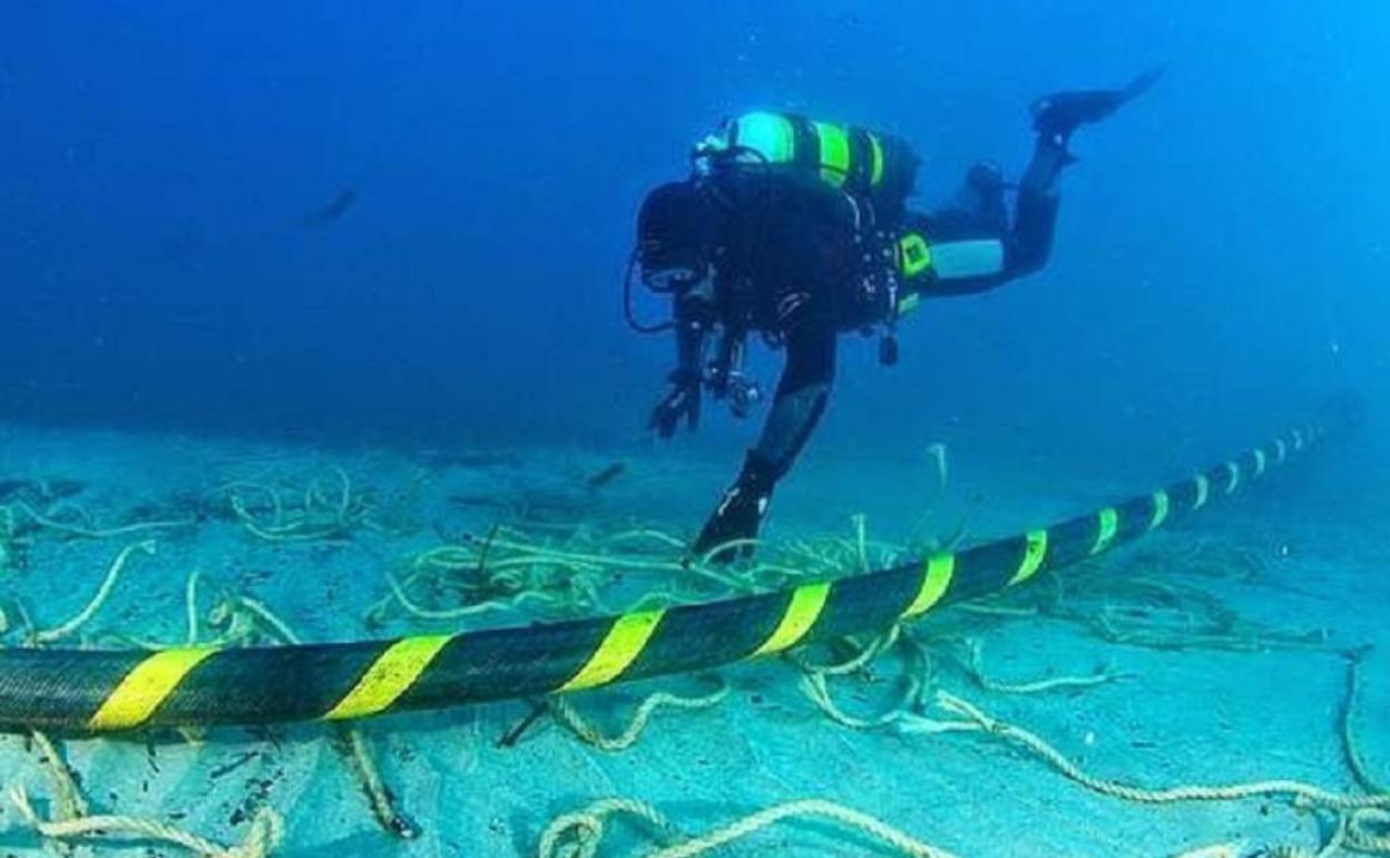 La fibra óptica submarina se puede adelantar a los terremotos