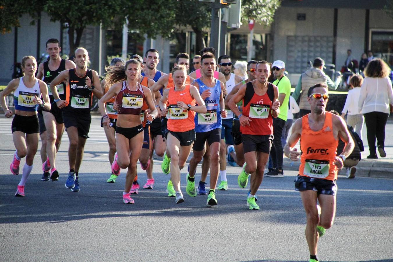 Fotos: Búscate en el paso por el muro del Maratón