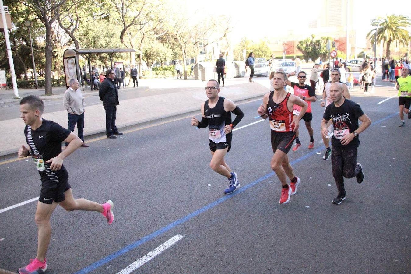 Fotos: Búscate en el paso por el muro del Maratón