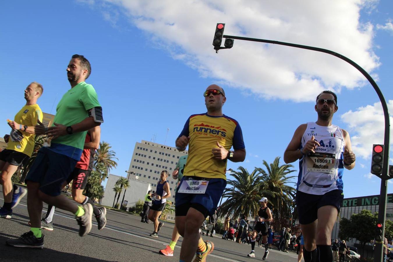 Fotos: Búscate en el paso por el muro del Maratón