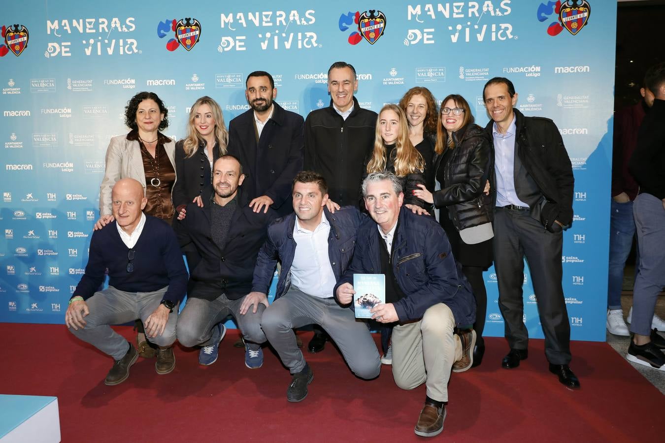 La Fundación del Levante UD ha presentado el documental 'Maneras de vivir', que narra las historias de diez deportistas vinculados al conjunto azulgrana con discapacidad.