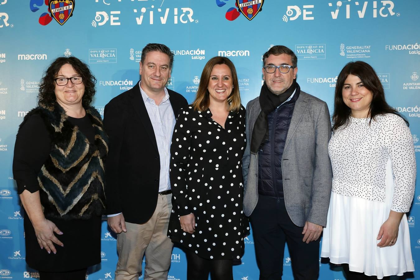 La Fundación del Levante UD ha presentado el documental 'Maneras de vivir', que narra las historias de diez deportistas vinculados al conjunto azulgrana con discapacidad.