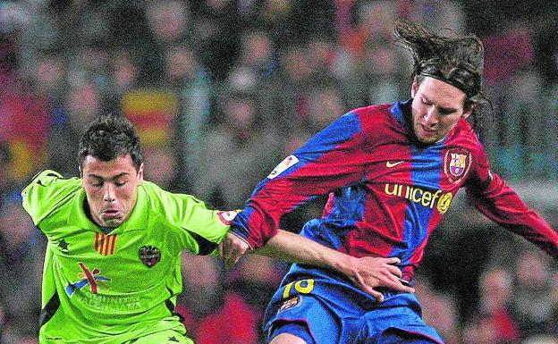 Javi Fuego, en un partido contra el Barça.