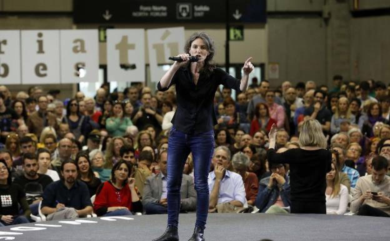 María Oliver en un acto de campaña. 