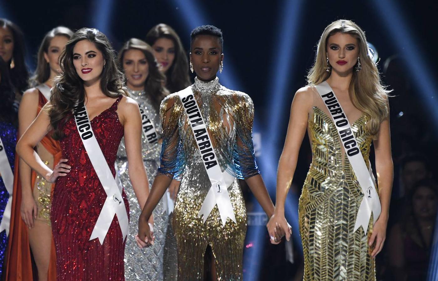 La sudafricana Zozibini Tunzi ha sido proclamada ganadora de Miss Universo 2019 en una gala celebrada en Atlanta (EEUU). La representante de Sudáfrica se impuso en la última ronda a la puertorriqueña Madison Anderson, que fue nombrada primera dama de honor; y a la mexicana Sofía Aragón, que escogida como segunda dama de honor. Tunzi, de 26 años, sucede como ganadora de Miss Universo a la filipina Catriona Gray, la vencedora del año pasado. 