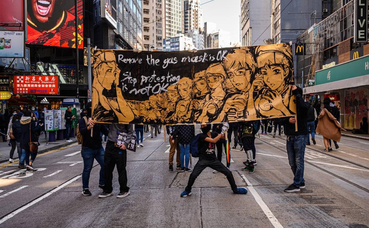 Cientos de miles de manifestantes en favor de la democracia marcharon pacíficamente por Hong Kong.