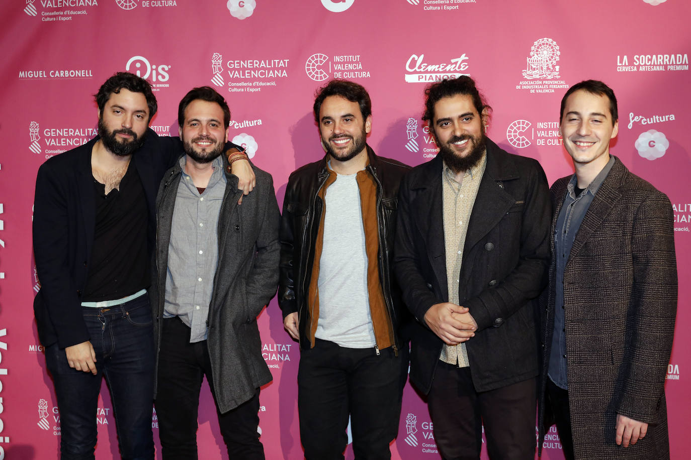 Gener resultó este jueves la banda triunfadora en la segunda edición de los premios Carles Santos de la Música Valenciana. Se alzó con los galardones al mejor diseño, mejor disco de pop y mejor disco por 'Cante el cos elèctric'. El Diluvi y Spanish Brass cosecharon dos premios cada uno. La gala de entrega de los galardones se celebró en el Teatro Principal de Valencia. 