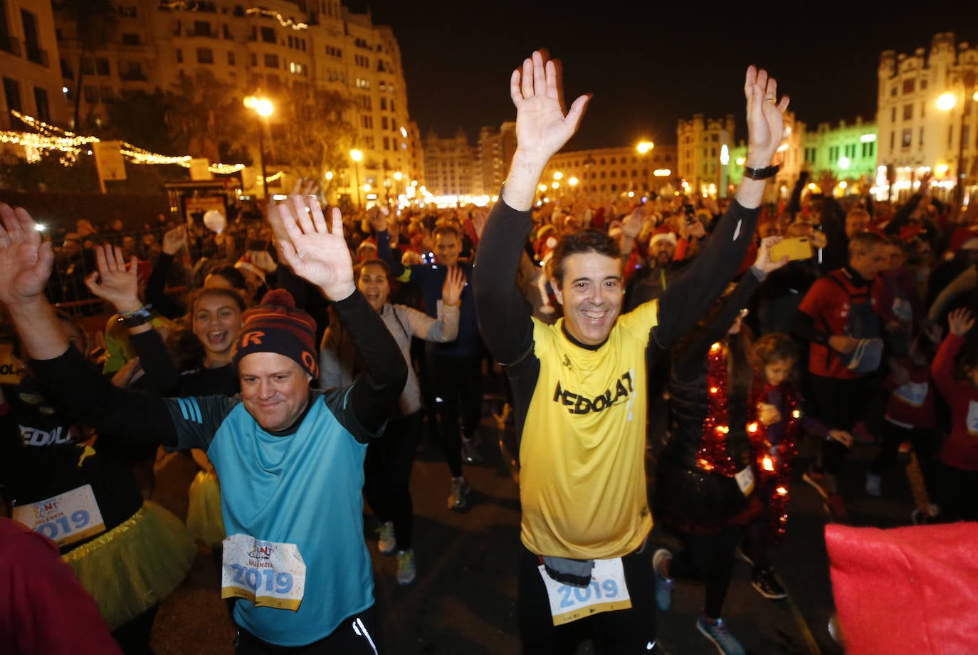 Corredores populares han despedido este lunes 30 el año 2019 con la carrera de San Silvestre de Valencia.