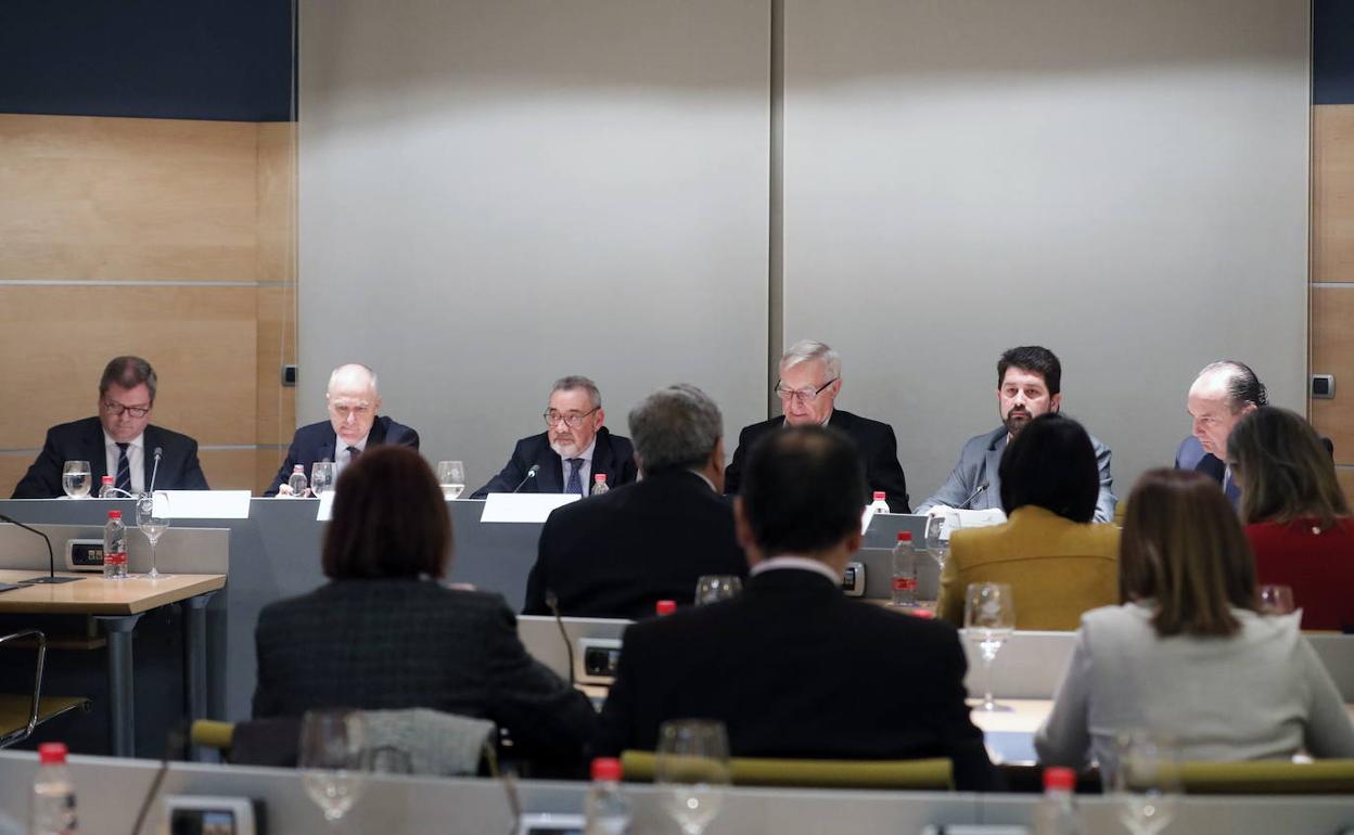 Luis Martí, Enrique Soto, José Vte. González, Joan Ribó, Natxo Costa y José Vte. Morata, en la última reunión de los órganos de gobierno de Feria Valencia. 