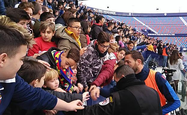 Imagen principal - Entrenamiento de hoy del Levante UD.