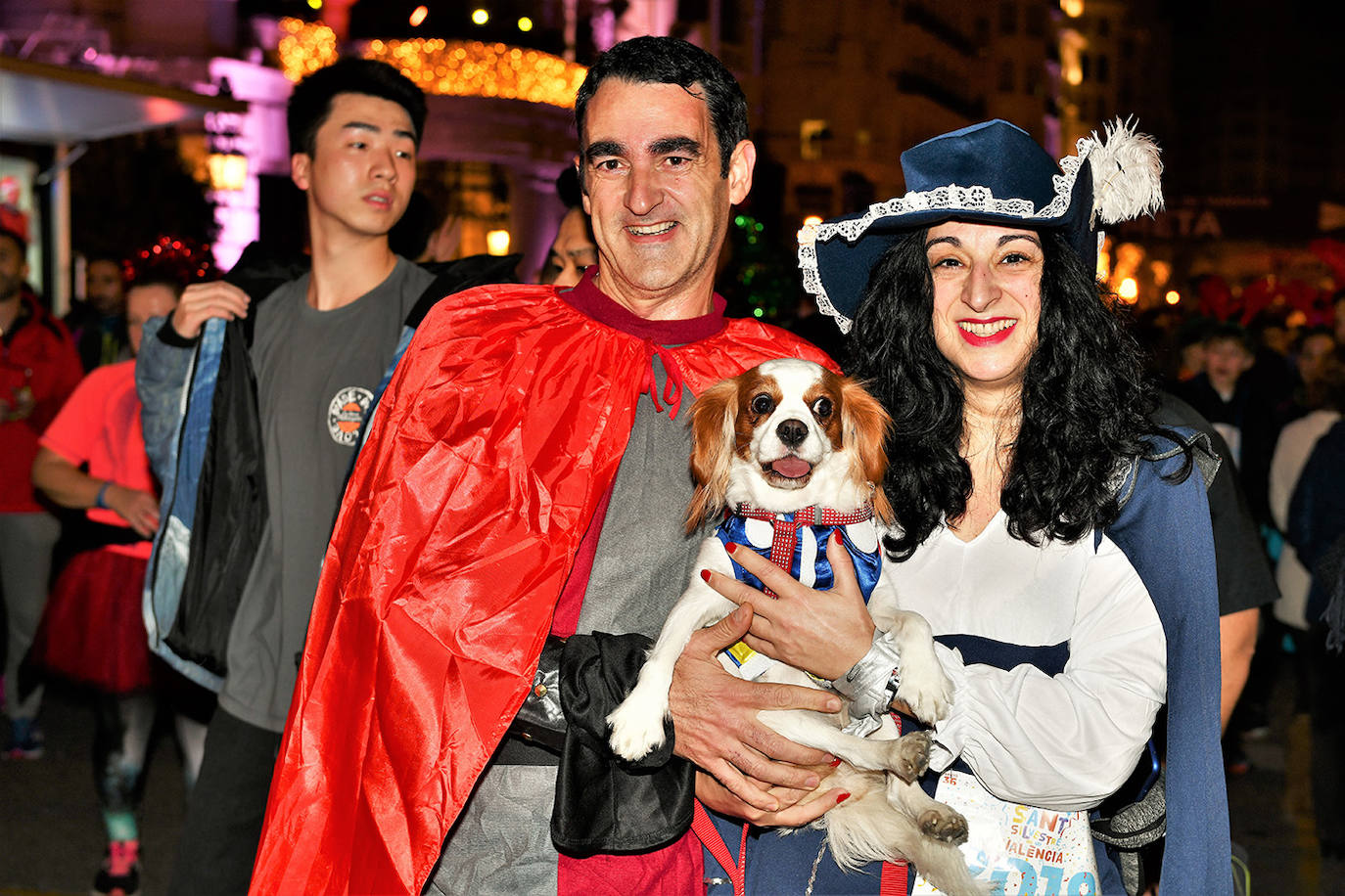 Corredores populares han despedido este lunes 30 el año 2019 con la carrera de San Silvestre de Valencia.