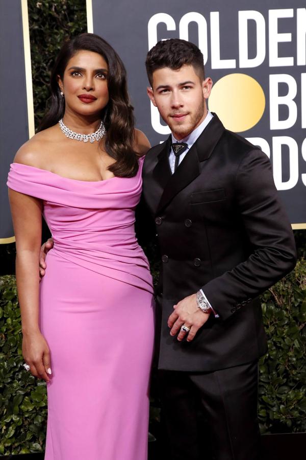 El cantante estadounidense Nick Jonas y la modelo Priyanka Chopra. 