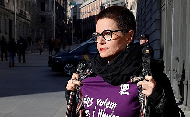 Montserrat Bassa: «Me importa un comino la gobernabilidad de España»