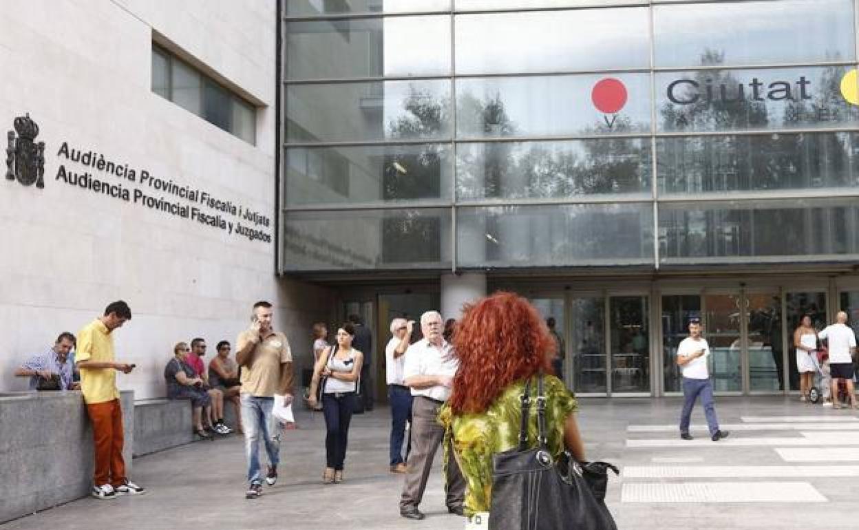 Reconocen el derecho de una funcionaria valenciana a cobrar las guardias mientras estaba de baja