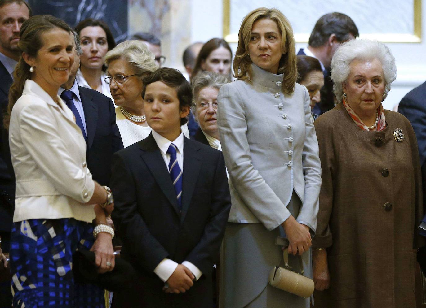 Como miembro de la Familia Real, la infanta Pilar de Borbón ha sido testigo de muchos de los acontecimientos sociales de la historia del país y como presidenta de la Federación Ecuestre Internacional y miembro del Consejo de Honor del Comité Olímpico Español ha tomado parte en muchos de los hitos de los deportistas españoles. Estos cargos la llevaron a ser jurado de los premios Príncipe de Asturias de los Deportes.