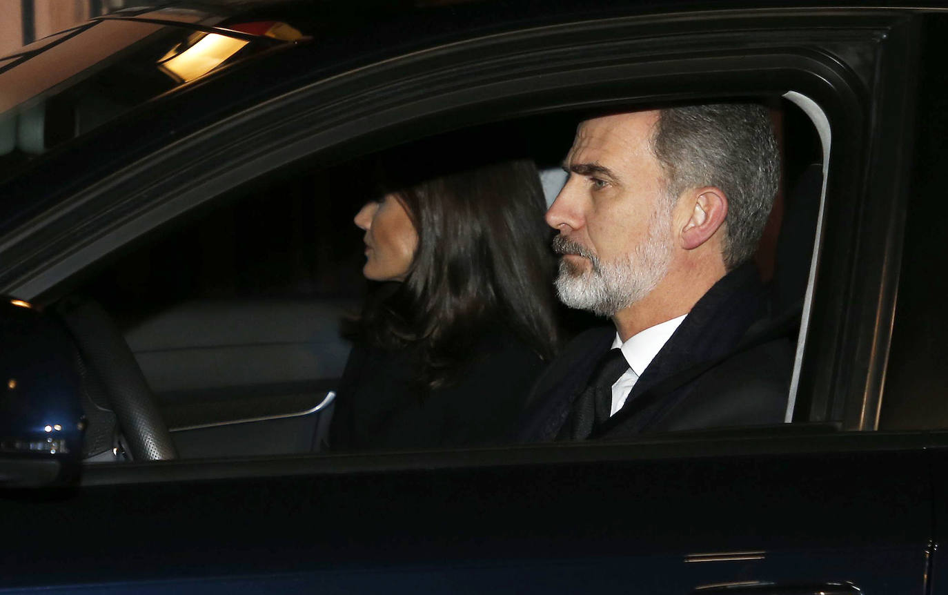 Fotos: Familiares visitan la capilla ardiente de la infanta Pilar