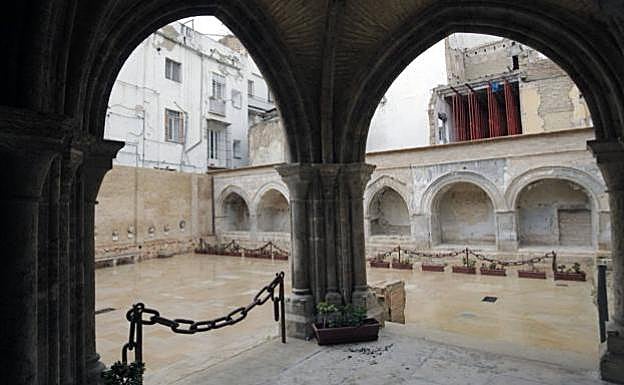 Cementerio medieval del siglo XIII.