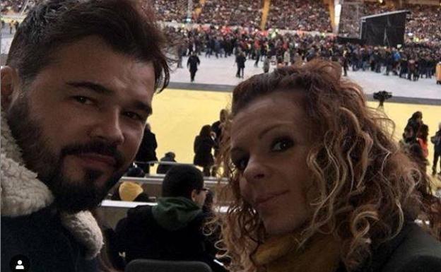 Rufián junto a su anterior pareja Mireia Varela.